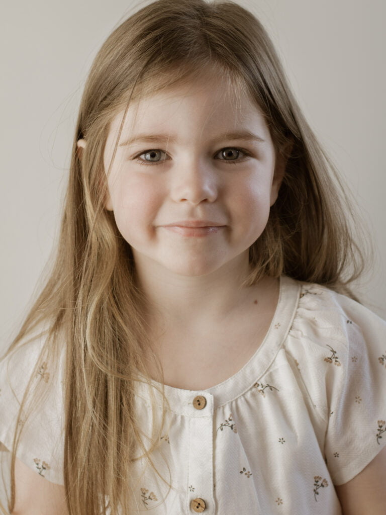 studio fotoshoot portretfoto meisje glimlach