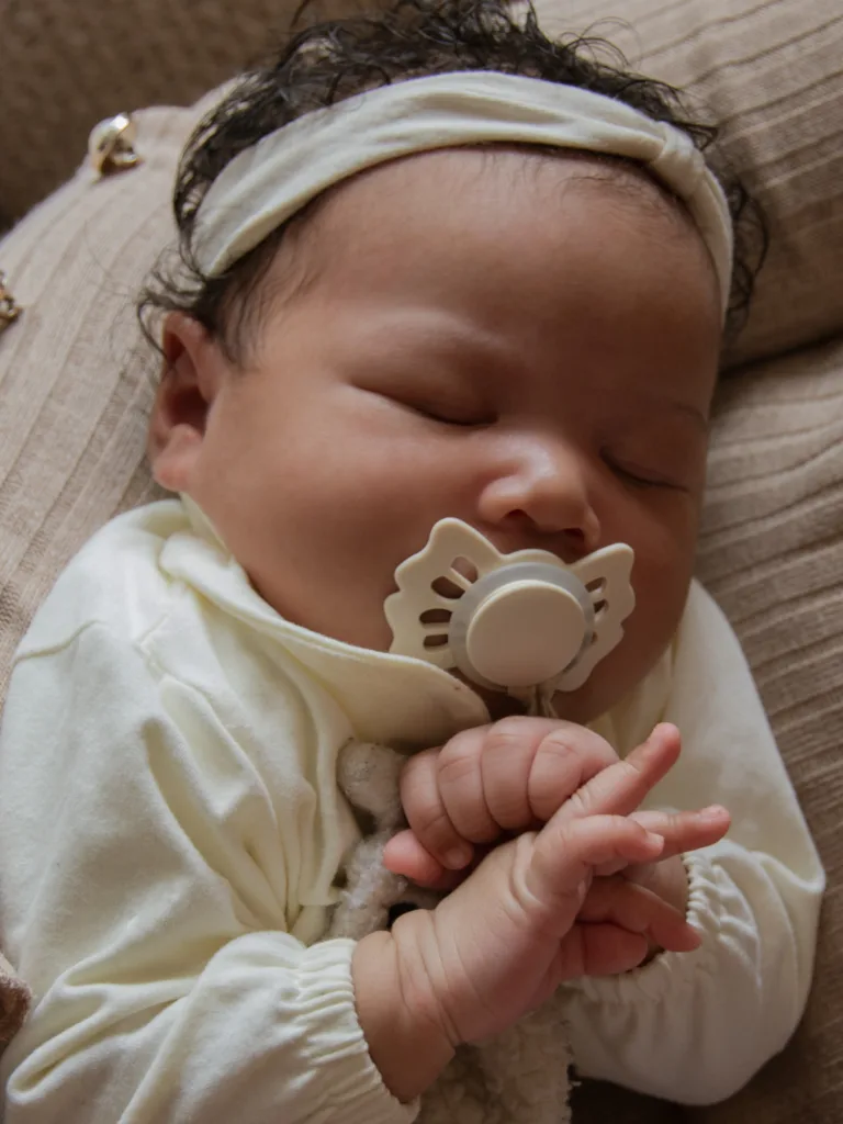 baby speen portret portretfoto slapen newborn newbornshoot