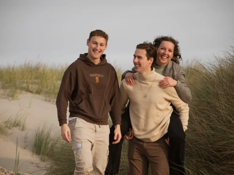 familieshoot fotoshoot broer zus portret duinen
