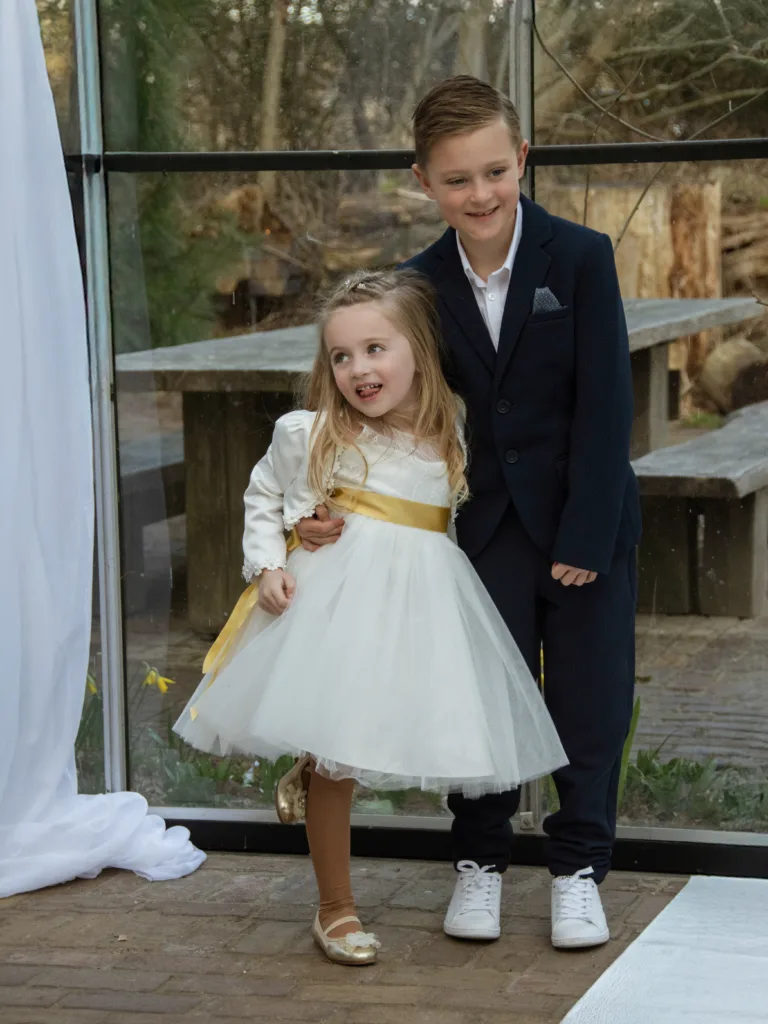 bruiloft jurk pak portret kinderen portretfoto bruidsfoto bruidsfotoshoot